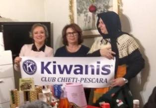 Il KC Chieti-Pescara porta Befana e zampognaro in una casa famiglia per anziani