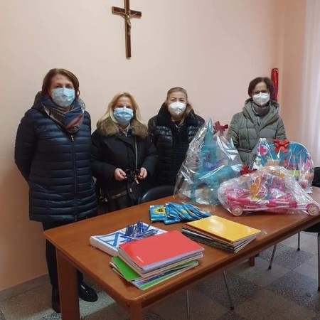 KC Foggia Federico II - Befana solidale con donazione di materiale scolastico e giocattoli