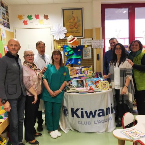 In occasione del Kiwanis One Day il Kiwanis Club L’Aquila consegna libri in Pediatria