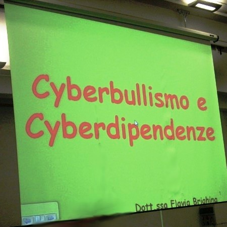 KC Paternò - Conferenza su bullismo e cyberbullismo alla scuola Don Milani
