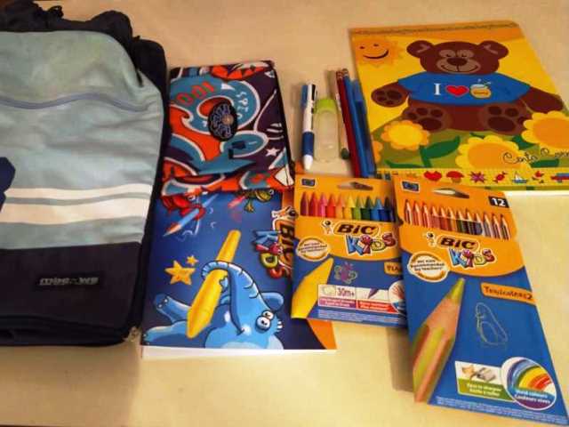 KC Peloro - Donazione di materiale scolastico a bambini in difficoltà