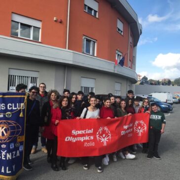 KC Cosenza – Flash mob in una scuola   per la Giornata della disabilità