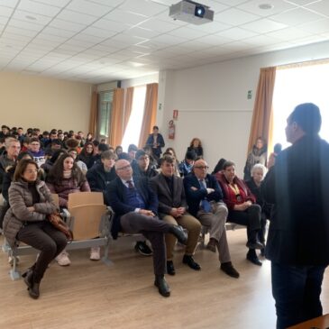 KC Modica – Conferenza a scuola sui pericoli in rete