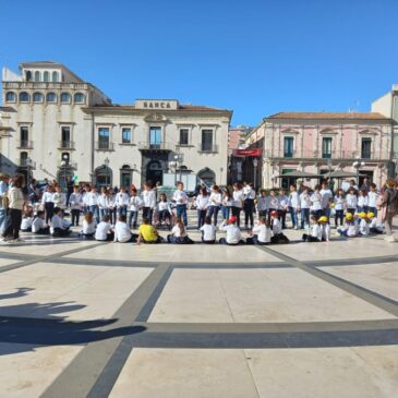 KC Acireale – 110 bambini in piazza per la Giornata dei Diritti dell’Infanzia e dell’Adolescenza