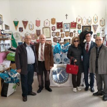 KC Elimo Paceco – Donazione di Uova di Pasqua e zainetti con il logo Kiwanis