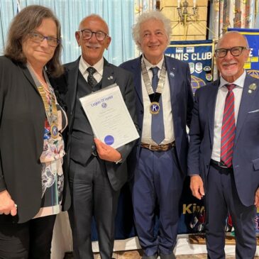 Div.3 Sicilia Sud Est – Passaggio delle consegne tra i luogotenenti governatore e consegna della Legion of Honor a un socio
