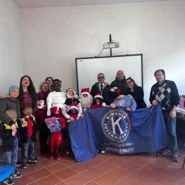 KC Corigliano Rossano Ippodamo da Mileto – Consegna di doni natalizi ai bambini ospiti di una casa famiglia
