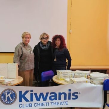 KC Chieti Theate – Donazione di libri ad una scuola primaria